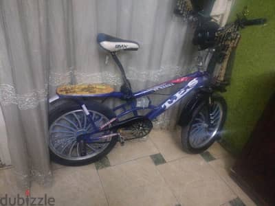 عجل نيجر bmx مستعمل مقاس ٢٠ وحالة كويسة وكمان معاها سبت