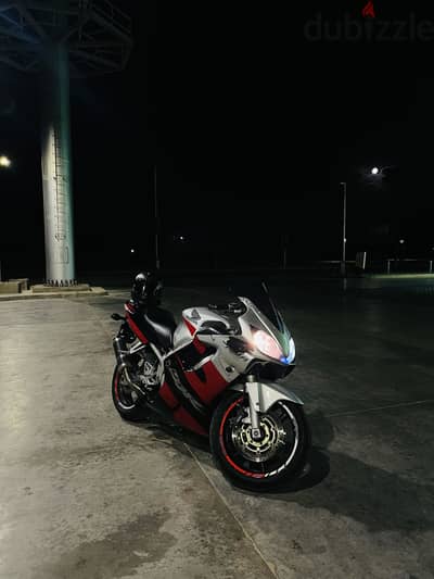 Honda F4i