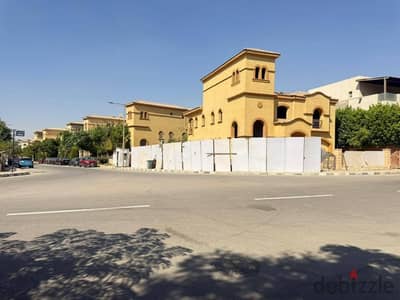 For sale in Al Rehab City, an independent villa model N in Al Rehab Hills, a corner plot without internal finishing, a distinguished location
