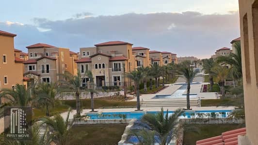 استلام فورى فيلا مستقلة للبيع 300م تشطيب سوبر لوكس بلوكيشن مميز دايركت على طريق الدائرى فى لافيستا القاهرة الجديدة