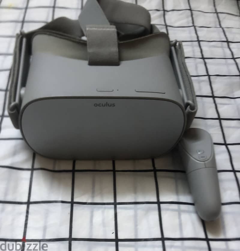 Oculus Go Grey Color VR  Excellent condition 1
