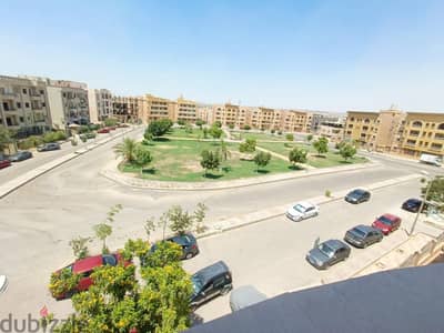 شقة ٢٥٠ متر فيو مفتوح علي جنينة كبيرة بحري صريح