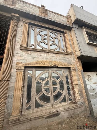 For rent, a 550 square meter showroom with two floors licensed directly on the main street