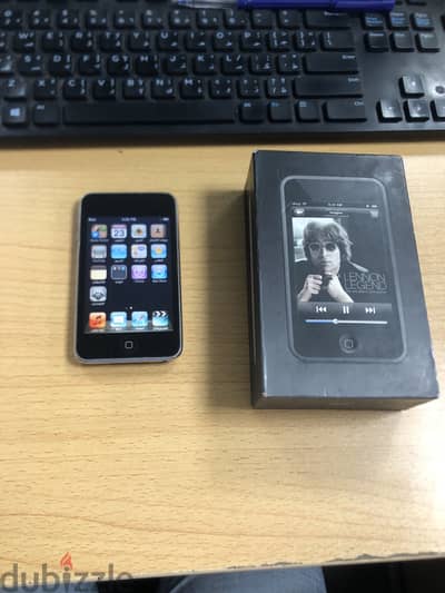 Apple iPod touch 8G excellent condition with box