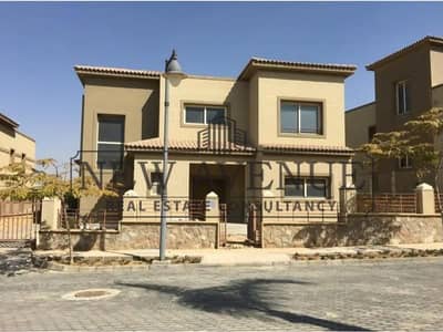 Townhouse for sale palm hills katameya biggest build up area with biggest land garden 240m location direct on lake