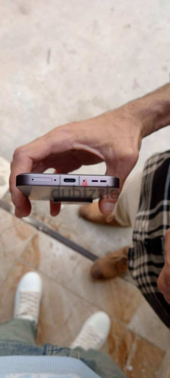 OPPO Find X9 Pro 4