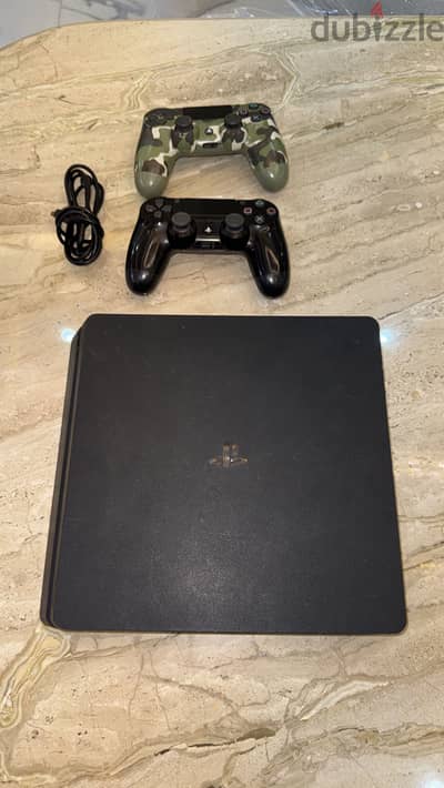 PS4 Slim + 2 Original Controllers + RDR2 + FIFA 23