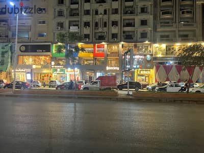 لإيجار محل ٢٥٠ متر علي السريع قريب من شارع النادي