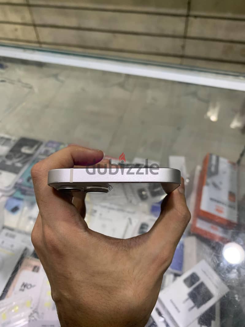 Apple - iPhone 13 4