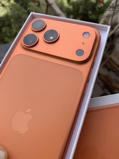 iphone 17pro max 256 g battery 100%عليه الضريبه القديمه ٢٨ الف