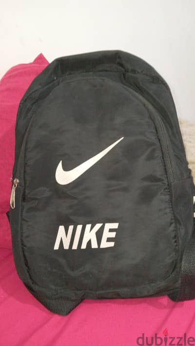 شنطة ظهر Nike سودا حالته ممتازه