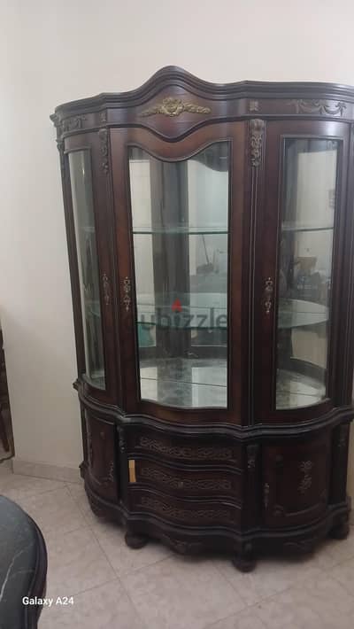 نيش  مطعم بالنحاس
