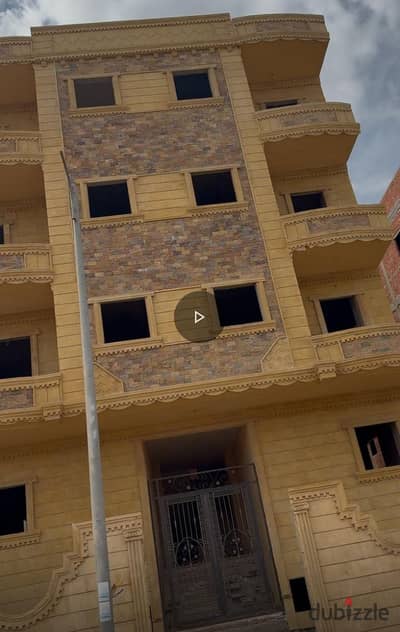 145 sqm apartment, NW El Motamayez, 2nd right balcony, red brick, Authority-delivered with stone façade, 2nd row from Green Belt, 4 mins to Downtown,