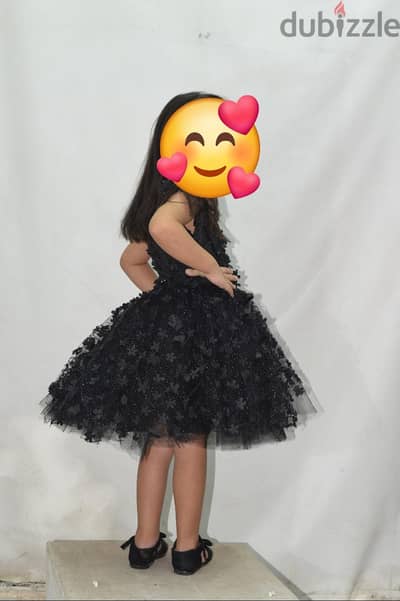فستان اسود  من سن 5ل7 سنين منفوش