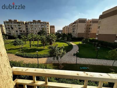 Apartment for sale in Madinaty, wide garden view, special finishes at a bargain price, area 116 square meters