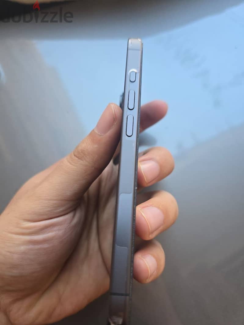 Apple - iPhone 17 4