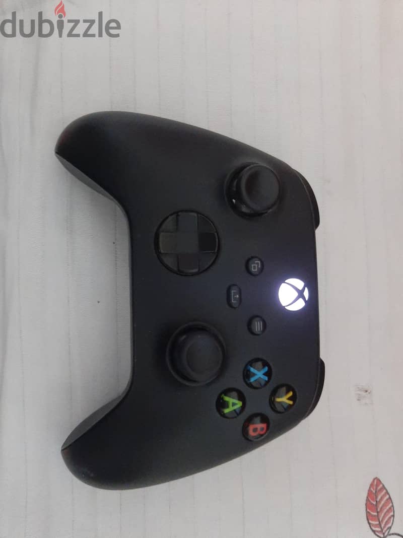 xbox one x +14 games +battery controller +USB+controller seris x 17