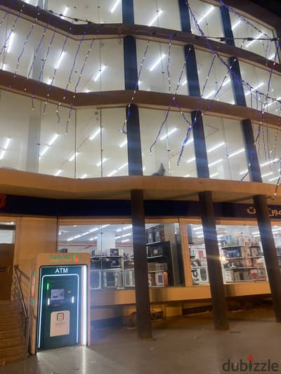 Mall in the heart of 6th of October City, commercial and administrative license, prominent location, super ultra finishing, suitable for banks, hypermarkets, major companies, agencies, administrative companies, and exhibitions
