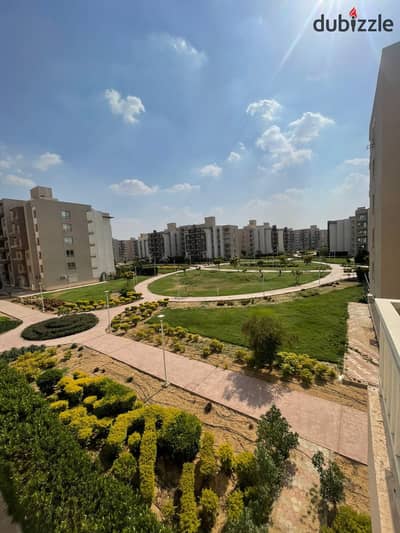 Apartment corner view wide garden in wesal