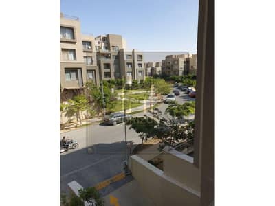 شقة تشطيبات خاصه 2نوم للبيع فيلدج جيت بالم هيلز التجمع الخامس القاهرة الجديدة Apartment sale Village gate