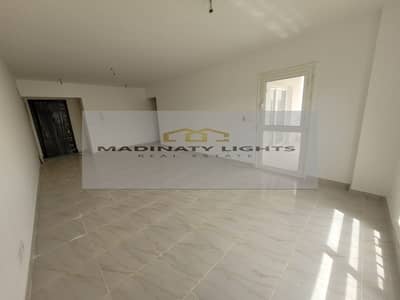 Apartment for rent in Madinaty, new law, 140 sq m, best model in Madinaty, wide garden view, unobstructed sea view, special finishes, close to service