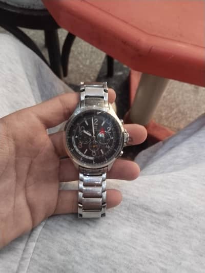 ساعه tommy Hilfiger ستانليس ستيل 100% ومقاومه للميه