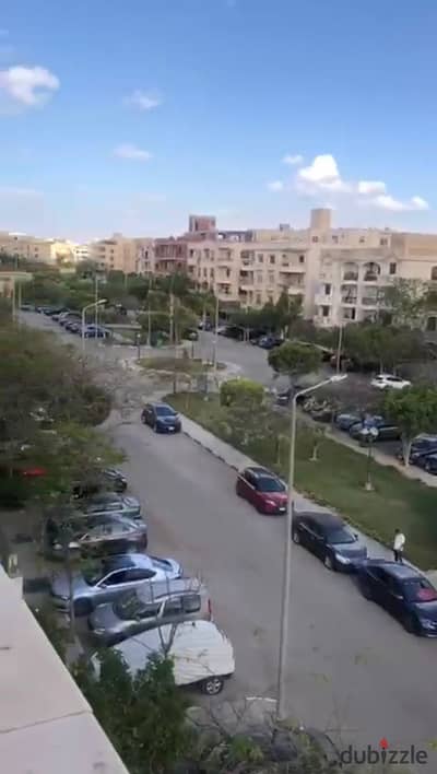 للبيع شقة مميزة داخل كمباوند بيفرلى هيلز – سوديك