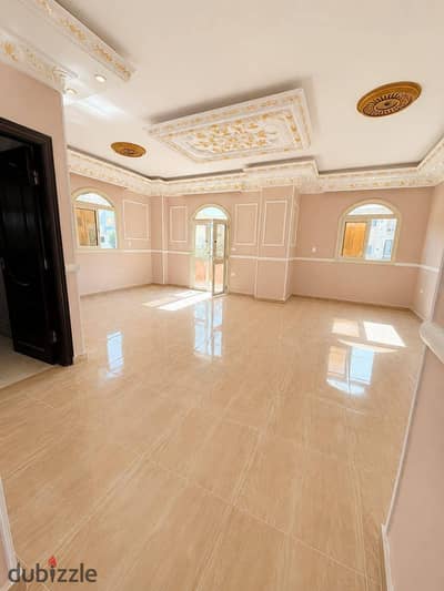 مدينة بدر الحي التاني – المجاورة التانية، تاني نمرة من شارع السنترال، أول بلكونة أمامي يمين. موقع مميز وسهل الوصول، قريب من الخدمات والمحاور الرئيسية.