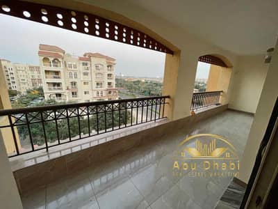 For sale in Madinaty (B1): A 211-square-meter apartment facing the street and the club, just steps away from amenities. It features an excellent locat