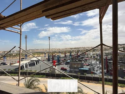 دور اداري للبيع ب مول ليك تاون التابع ل كمباوند ليك فيو ريزدنس مباشرة امام ذا درايف واتر واي و اعلي ام شريف