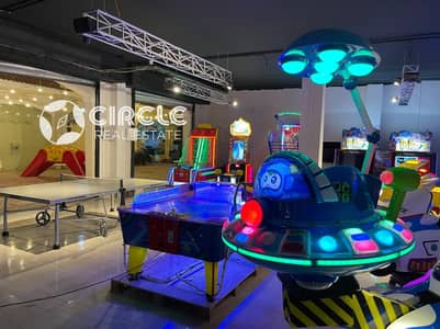 مطعم ٣٠٠م متشطب ومفروش بالكامل في مول ستيلا مارينا Stella Marina Mall الساحل الشمالي North Coast باميز لوكيشن