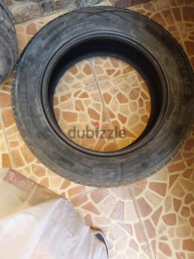 عدد ٨ فرد كاوتش ٢٠٥ و ١٩٥ للبيع مستعمل حاله جيدة