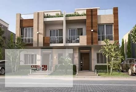 Corner twin house in Azar 1 with a prime corner location next to a direct walkway and uninterrupted open view over the club. Built-up area 305 sqm, la