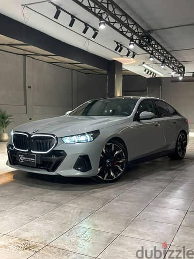 BMW 520I M sport 2024 2000cc nardo grey x red