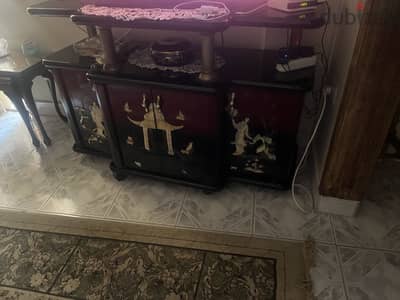 مكتبة و ترابيزه تليفزيون