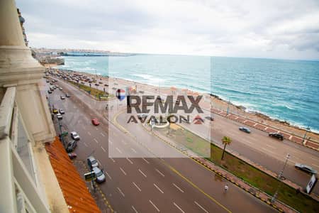 Apartment for sale 330 m Camp Shizar (directly on the beach)