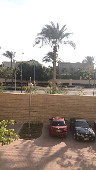 شقة تشطيب كامل بالمطبخ والتكييفات ١٥٧م للبيع في كمبوند أب تاون كايرو مرحلة Alto Residences المقطم بإطلالة مفتوحة