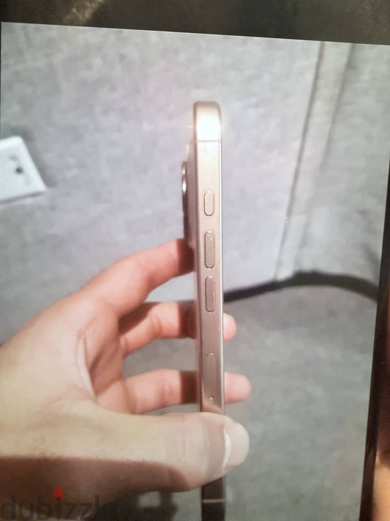 Apple - iPhone 16 Pro 3