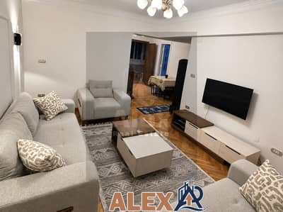Furnished studio in Saba Pasha steps from the sea fully air-conditioned