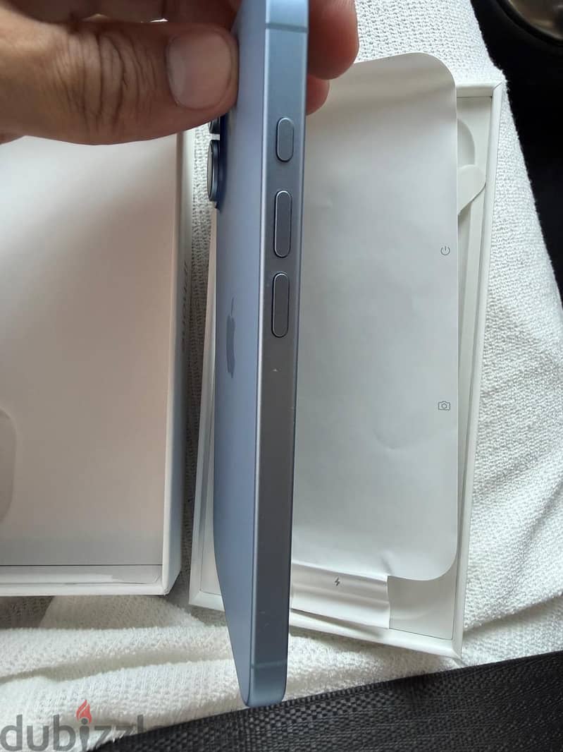 Apple - iPhone 17 5