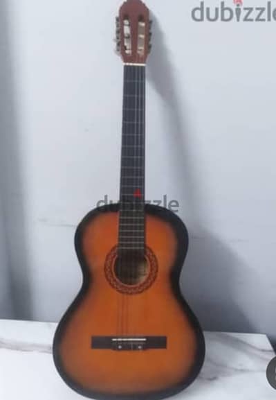 بيع جيتار استعمال خفيف بحالة الزيرو