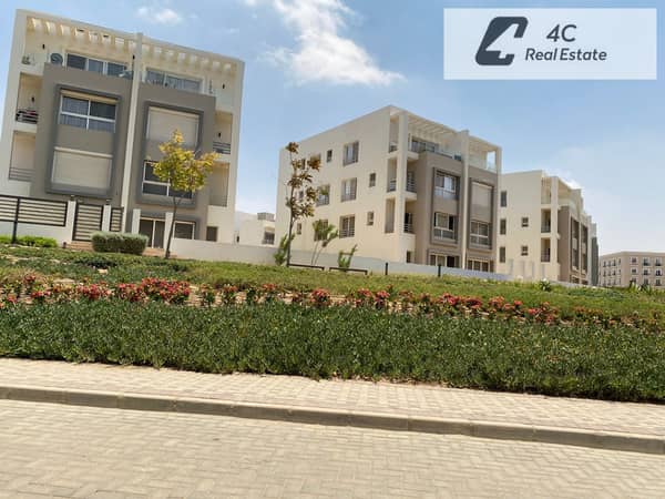 Lowest installment in the market for a 3 bd duplex Bahry villa for sale 260m with a lagoon and landscape view in Hyde Park New Cairo compound 5th Sett