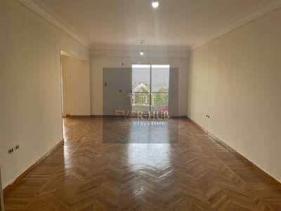 Apartment for sale in Hadayek El Mohandeseen compound, 122 square meters, 3 bedrooms, sea view, elevator in the building