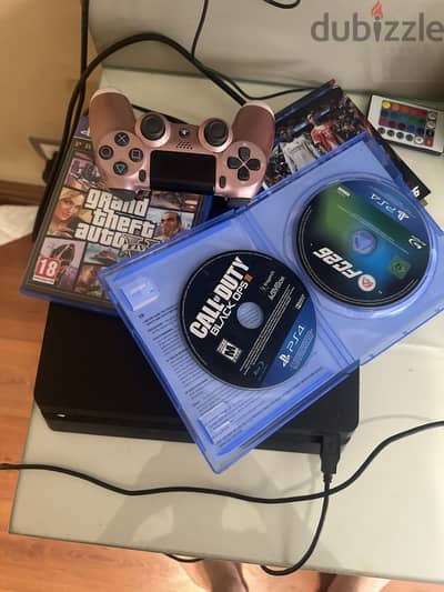 playstation 4 + 3 games, 2 perfectly fine controllers