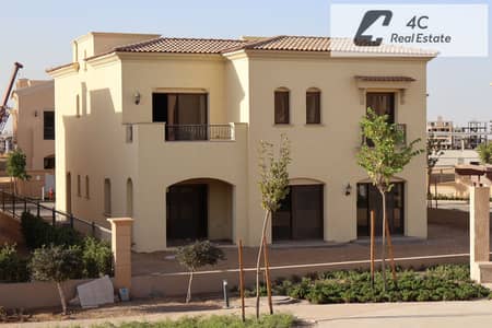 فيلا ريسيل باقل سعر ف الماركت ريسيل بكمبوند city gate التجمع الخامس بتقسيمه مميزه very prime location