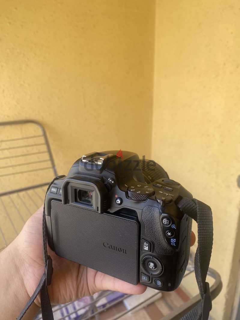 Canon 250D 3