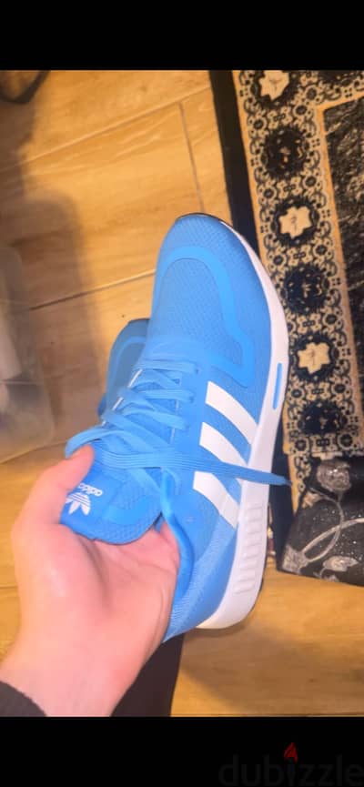 Adidas original sports shoes from Canada size 43