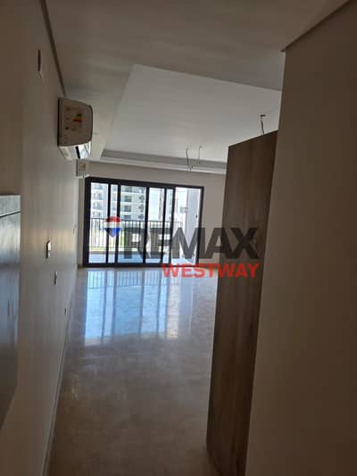 استوديو للايجار فى زيد ويست   Studio for rent in zed west