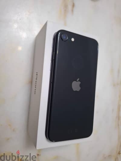 Apple - iPhone SE Like New بالعلبه و جميع مشتملاته