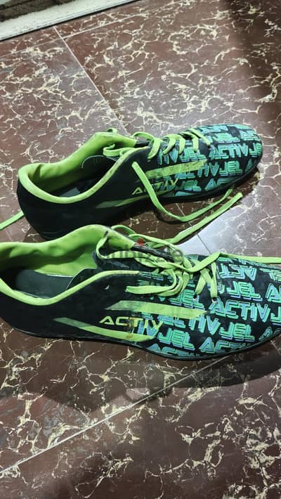 كوتشي كورة ترتان  activ new